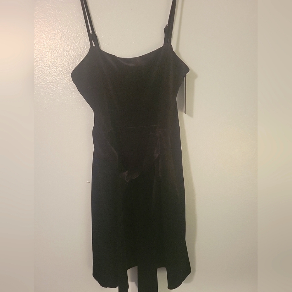New Gianni Bini Blk cocktail dress. Size 8.